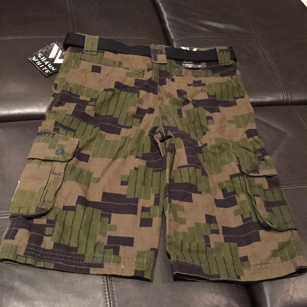 Cargo Shorts - Picture 2 of 3